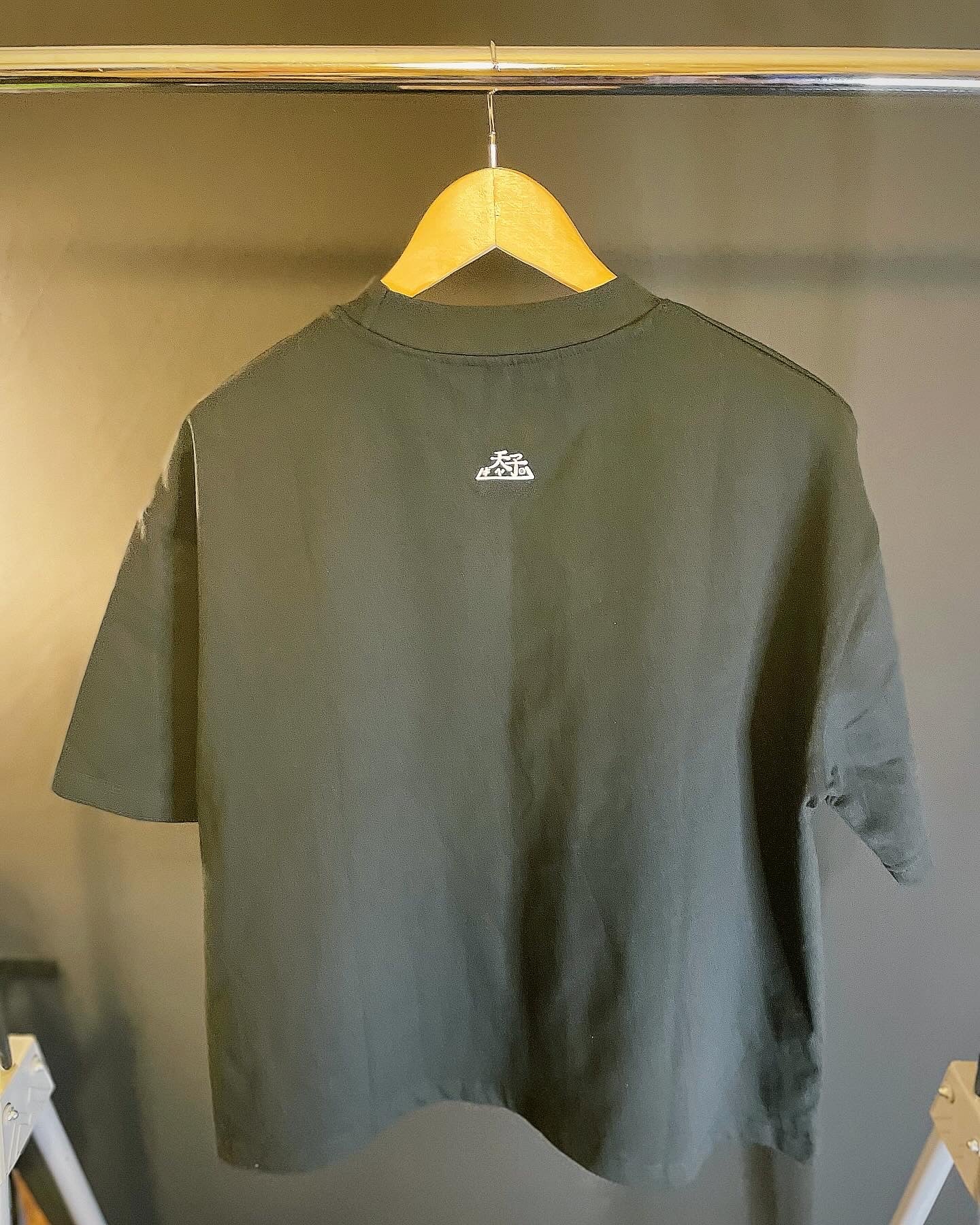 “Mogul” Oversized Cropped Tee