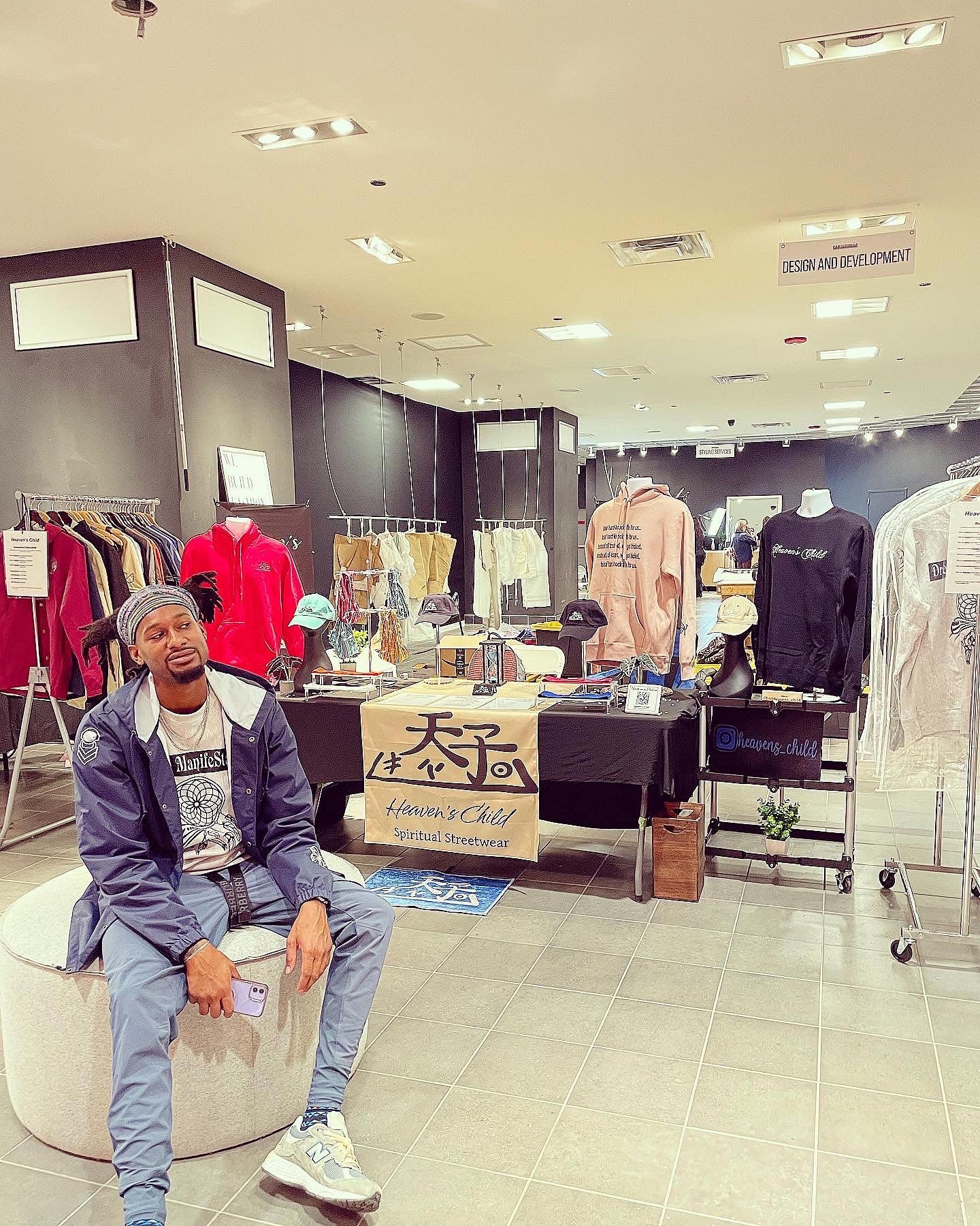 Dream ManifeStation Crewneck